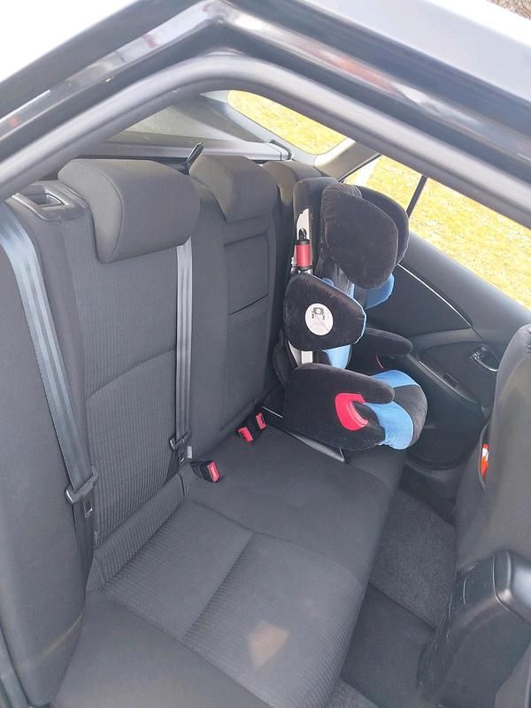 Gebraucht Toyota Avensis 126 PS (92 kW) 2010 Schwarz Kombi