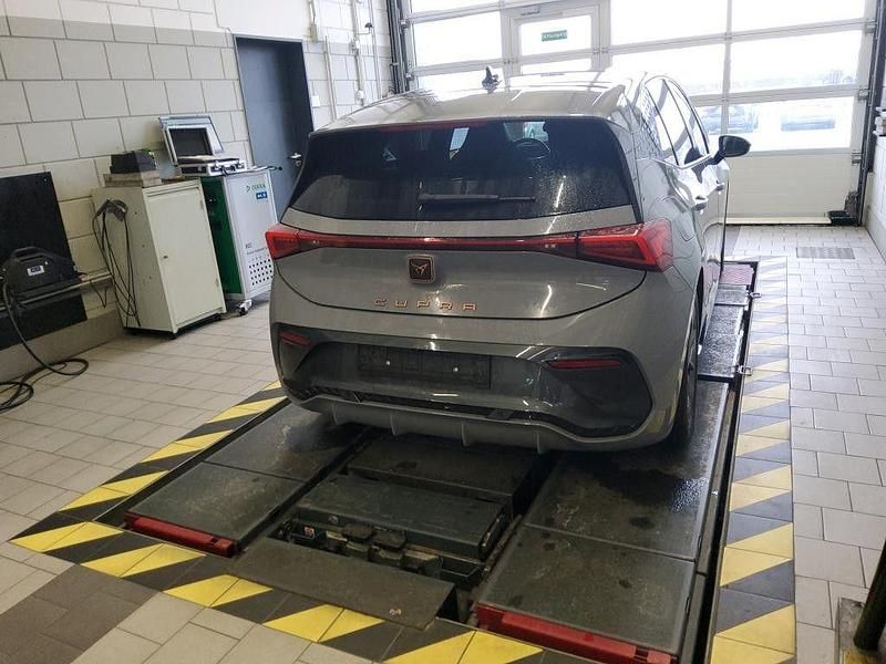 Gebraucht Cupra Born 150 kW (204 PS) 2024 Grau Kleinwagen