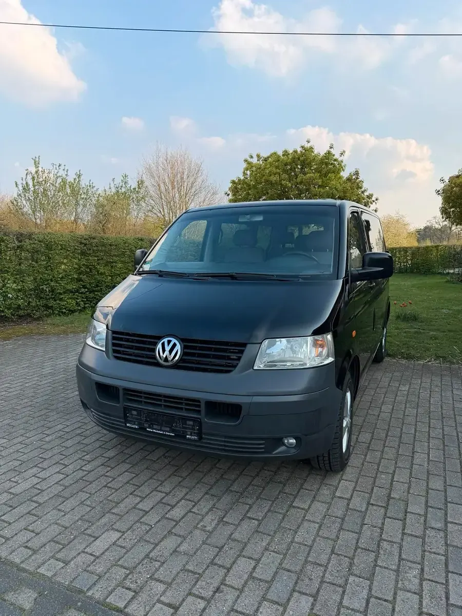 Second-hand VW Transporter 170 CP (125 kW) 2004 Negru Van