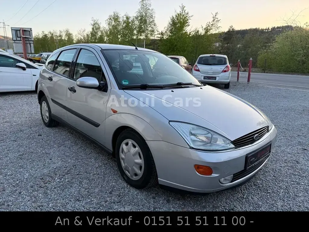 Usata Ford Focus Trend 101 CV (74 kW) 2000 Argento Berlina