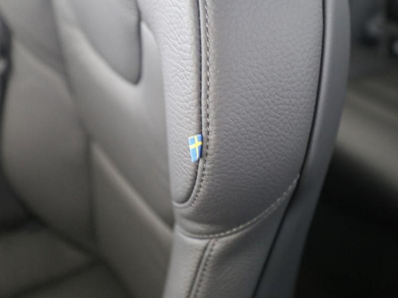 Gebraucht Volvo V90 Plus 398 PS (292 kW) 2025 Denim blue Kombi