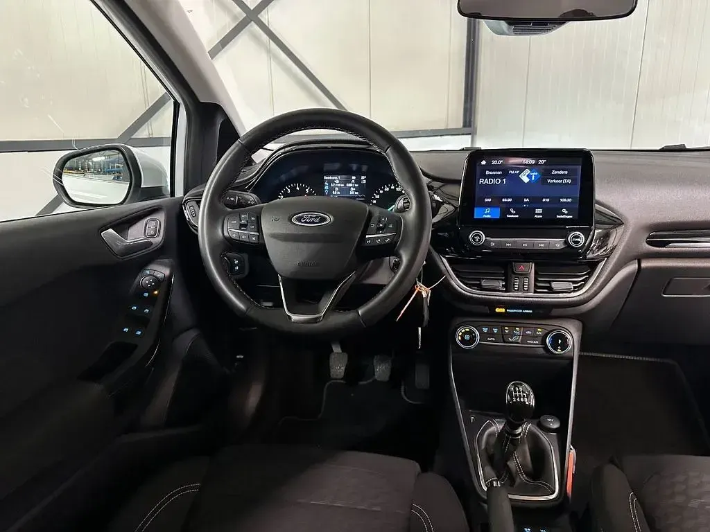 Gebraucht Ford Fiesta Titanium 101 PS (74 kW) 2022 Weiß Limousine