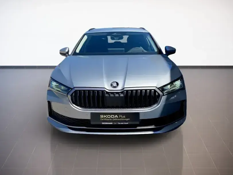 Gebraucht Skoda Superb Selection 265 PS (194 kW) 2025 Aluminiumsilber Kombi