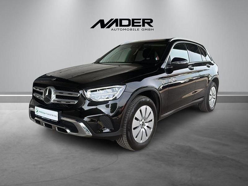 Gebraucht Mercedes GLC300e 211 PS (155 kW) 2021 Schwarz SUV
