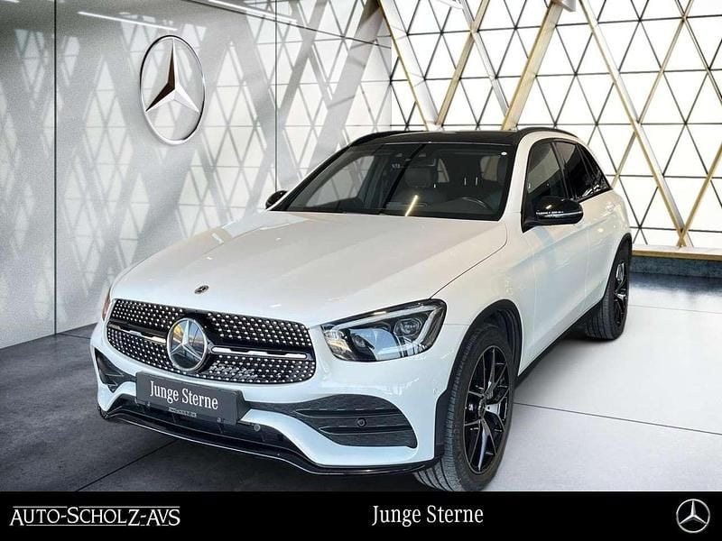 Gebraucht Mercedes GLC300 AMG 258 PS (189 kW) 2021 Unilack polarweiß SUV