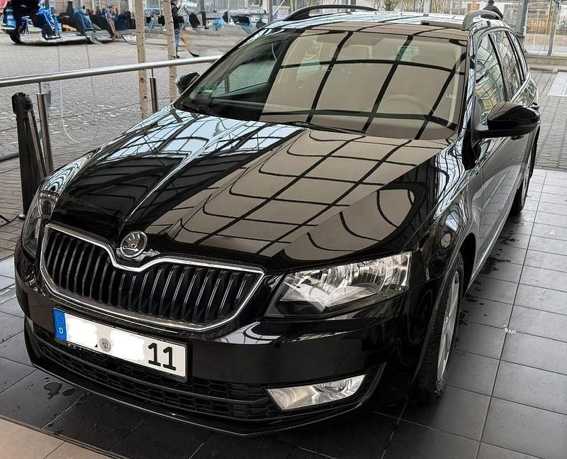Gebraucht Skoda Octavia Elegance 105 PS (77 kW) 2014 Schwarz Kleinwagen