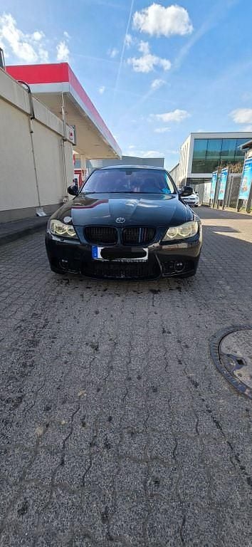 Gebraucht BMW 325 197 PS (144 kW) 2009 Schwarz Limousine