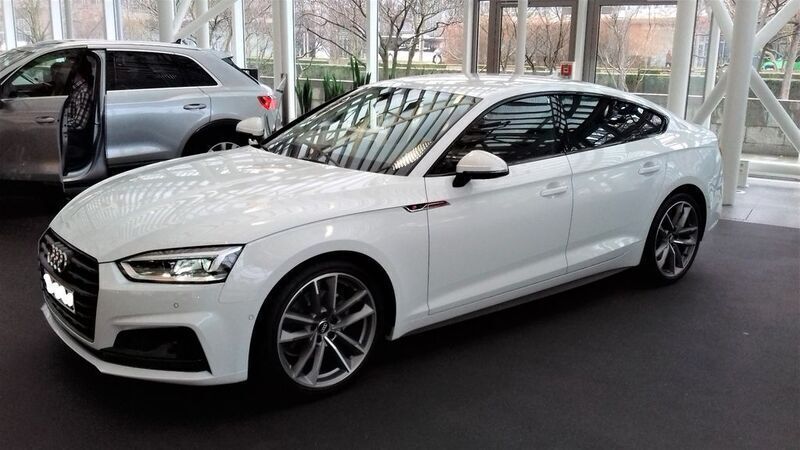 Weiß Gebraucht 2019 Audi A5 Sportback Sport Limousine | 22.850 € (Superpreis) - Bild 1/4