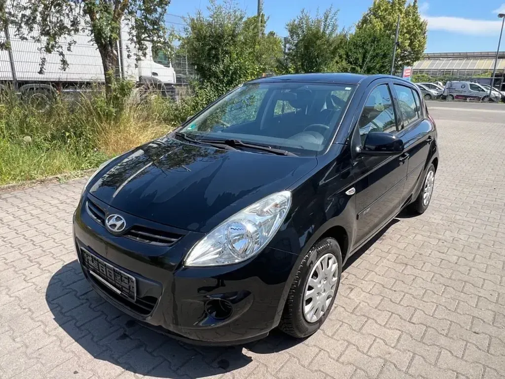 Gebraucht Hyundai i20 Edition 77 PS (56 kW) 2010 Schwarz Kleinwagen