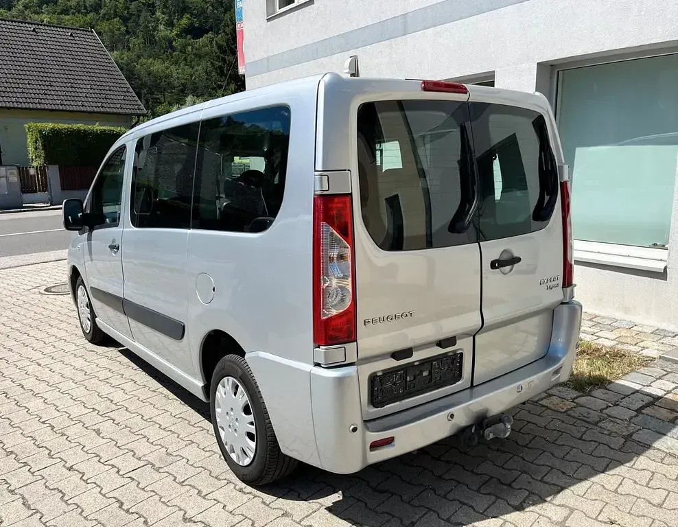 Gebraucht Peugeot TePee Active 128 PS (94 kW) 2014 Grau Van / Kleinbus
