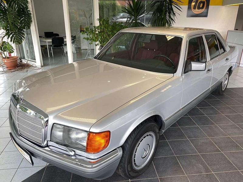 Silber Gebraucht 1990 Mercedes S260 SE Limousine | 29.000 € - Bild 1/4
