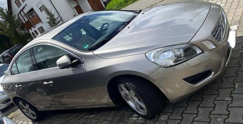 Gebraucht 2011 Volvo S60 Summum Limousine | 6.299 € (Fairer Preis) - Bild 1/4
