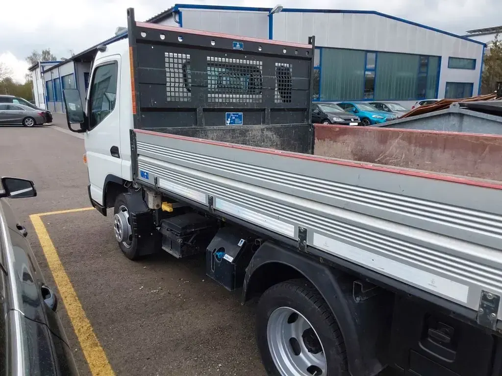 Gebraucht Mitsubishi Canter 150 PS (110 kW) 2020 Weiß