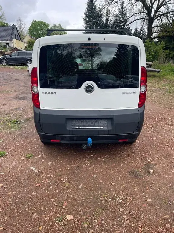 Occasion Opel Combo 90 ch (66 kW) 2013 Blanc Monospace
