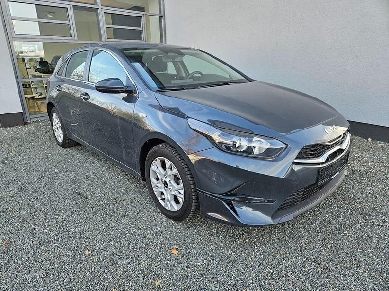 Gebraucht Kia Ceed Vision 140 PS (102 kW) 2024 Grau Kleinwagen