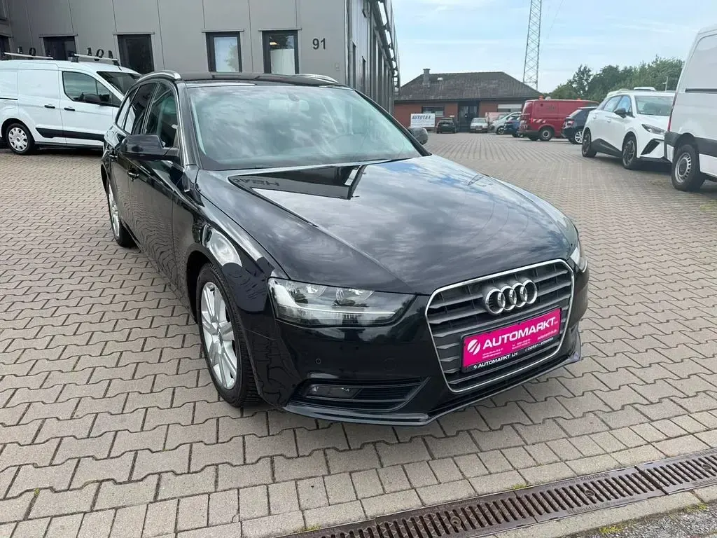 Gebraucht Audi A4 Attraction 177 PS (130 kW) 2014 Schwarz Kombi