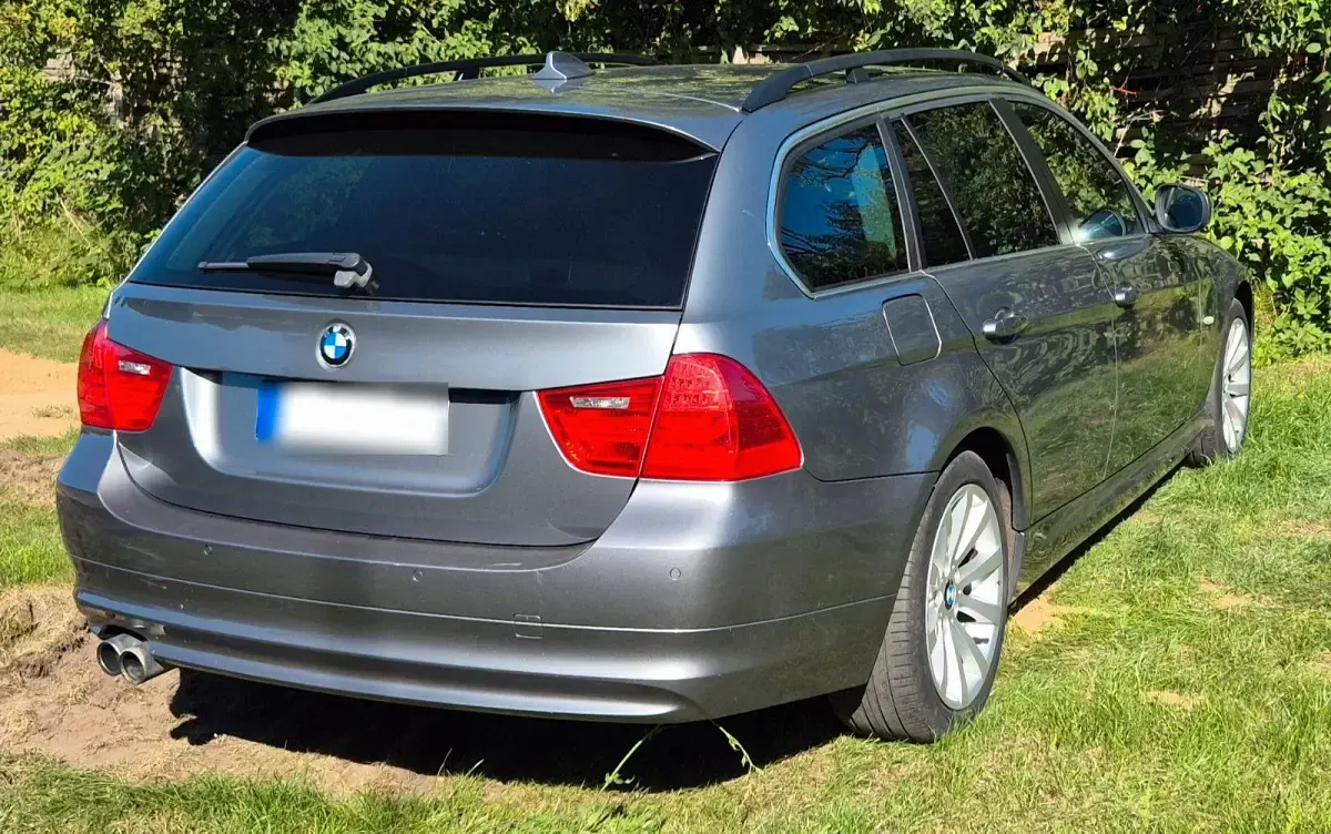 Gebraucht BMW 330 245 PS (180 kW) 2010 Grau Kombi