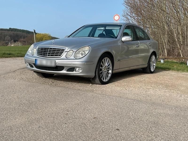 Gebraucht Mercedes E320 224 PS (164 kW) 2002 Silber Limousine