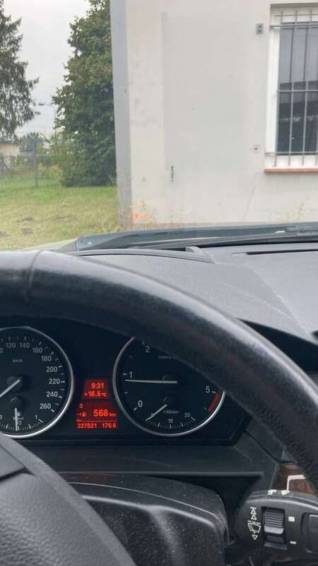 Schwarz Gebraucht 2009 BMW 520 Kombi | 5.800 € (Fairer Preis) - Bild 1/4