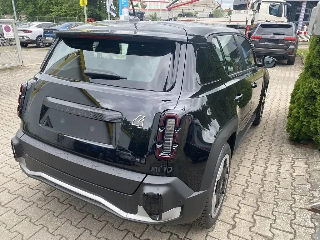 Neu Renault 4 E-Tech Evolution 77 kW (106 PS) 2026 Schwarz SUV