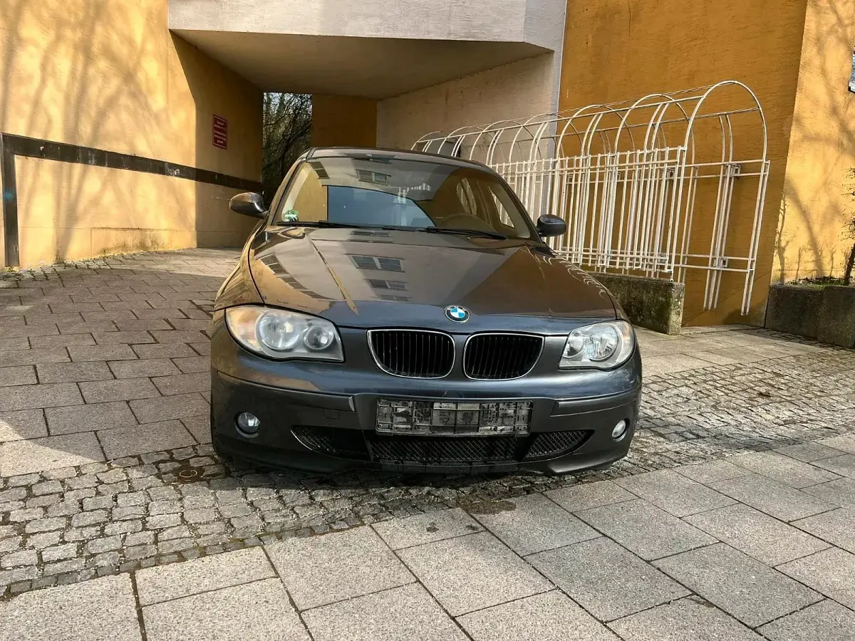 Gebraucht BMW 116 122 PS (89 kW) 2006 Grau Kleinwagen