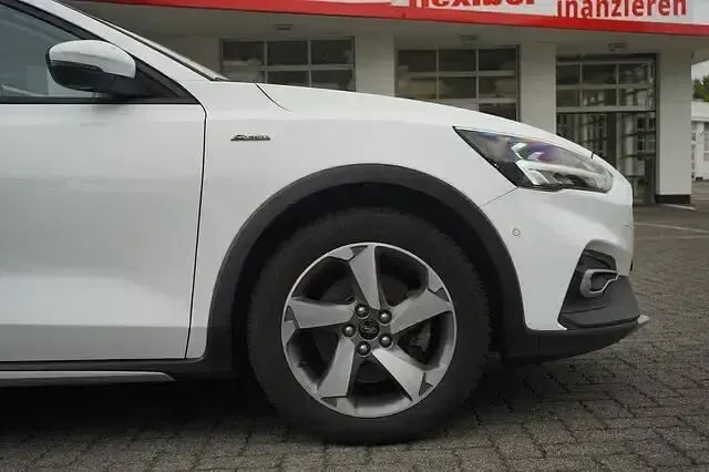 Gebraucht Ford Focus Active 150 PS (110 kW) 2020 Weiß Kombi