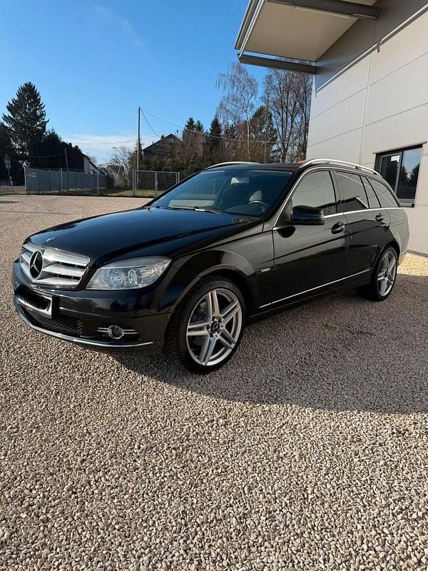 Gebraucht Mercedes C200 136 PS (100 kW) 2010 Schwarz Kombi