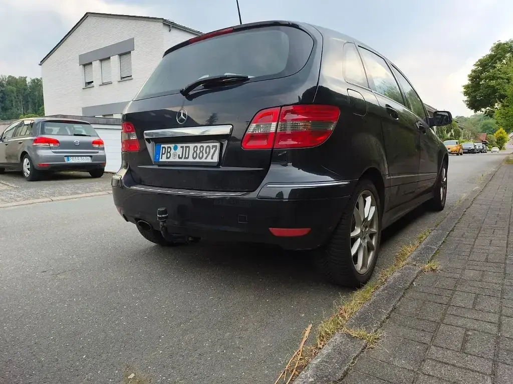 Gebraucht Mercedes B170 116 PS (85 kW) 2008 Schwarz Van / Kleinbus