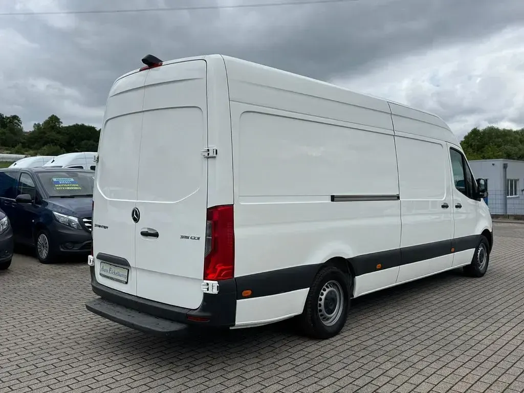 Używany Mercedes Sprinter 150 KM (110 kW) 2020 Biały Van
