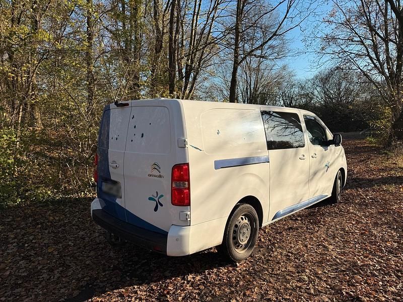 Gebraucht Citroën Jumpy 122 PS (89 kW) 2021 Weiß Van / Kleinbus