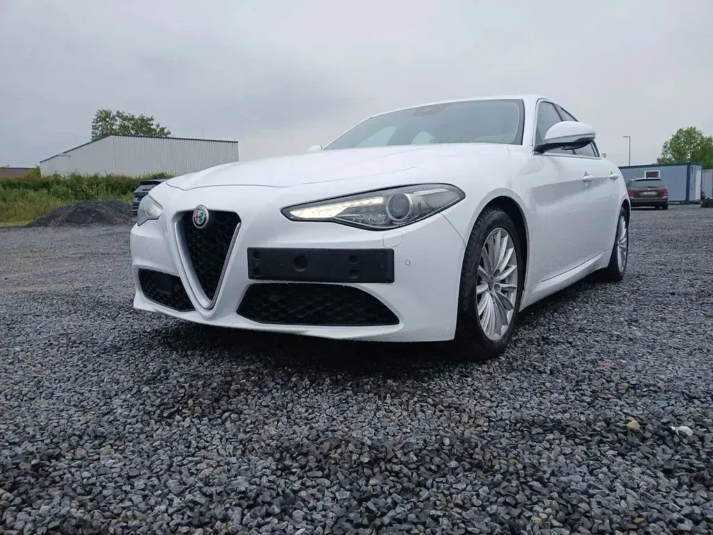 Gebraucht Alfa Romeo Giulia Super 179 PS (131 kW) 2017 Weiß Limousine