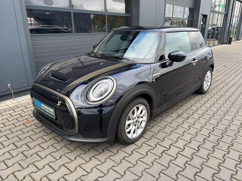 Schwarz Gebraucht 2023 Mini Cooper SE Resolute Edition Kleinwagen | 20.980 € (Fairer Preis) - Bild 1/3