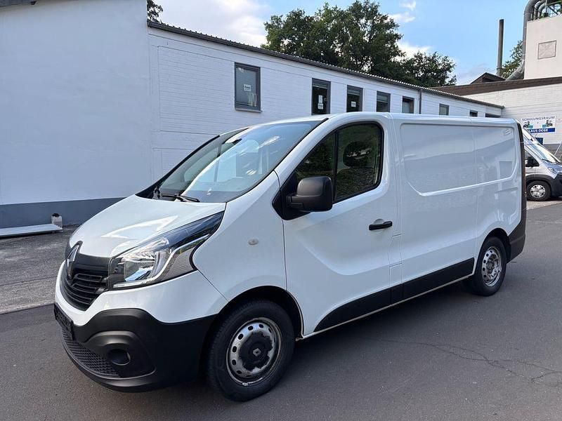 Weiß Gebraucht 2018 Renault Trafic Van | 6.990 € (Guter Preis) - Bild 1/4
