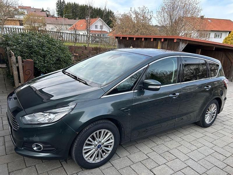 Gebraucht Ford S-MAX Titanium 160 PS (117 kW) 2016 Grün Van / Kleinbus