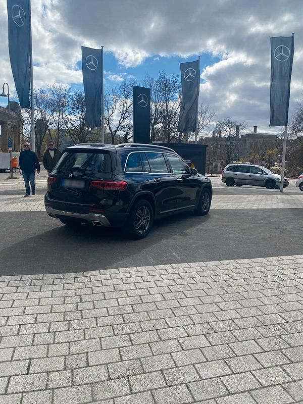 Gebraucht Mercedes GLB220 190 PS (139 kW) 2021 Schwarz SUV