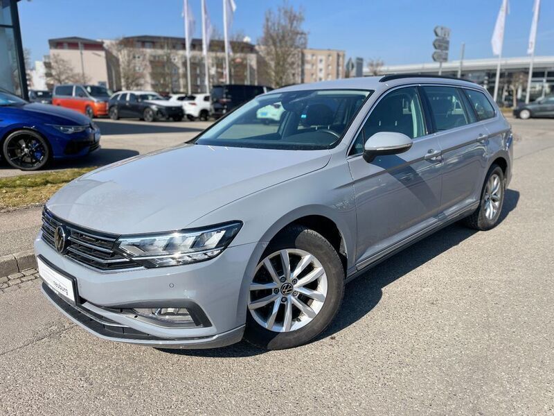 Mondsteingrau Gebraucht 2023 VW Passat Business Kombi | 28.400 € (Superpreis) - Bild 1/4