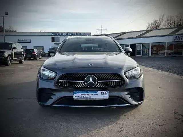 Gebraucht Mercedes E200 AMG line 197 PS (144 kW) 2021 Andere Limousine