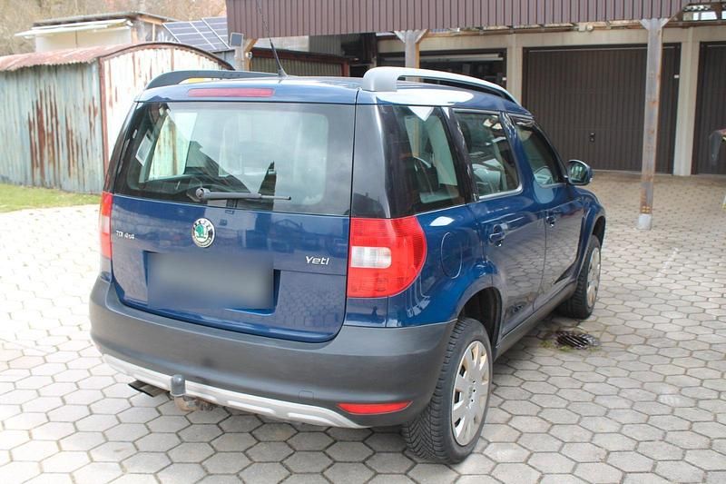 Gebraucht Skoda Yeti 110 PS (80 kW) 2012 Blau SUV