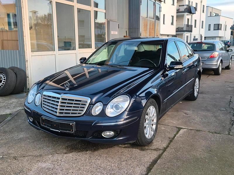 Gebraucht Mercedes E300 Elegance 211 PS (155 kW) 2008 Blau Limousine