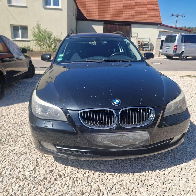 Schwarz Gebraucht 2008 BMW 523 Advantage Kombi | 3.550 € (Fairer Preis) - Bild 1/4