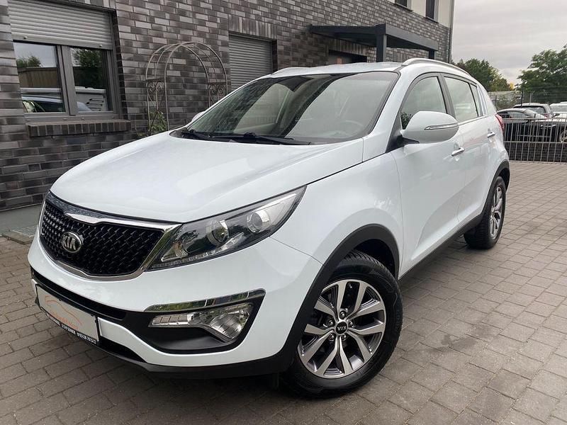 Weiß Gebraucht 2015 Kia Sportage Attract SUV | 11.999 € (Fairer Preis) - Bild 1/4