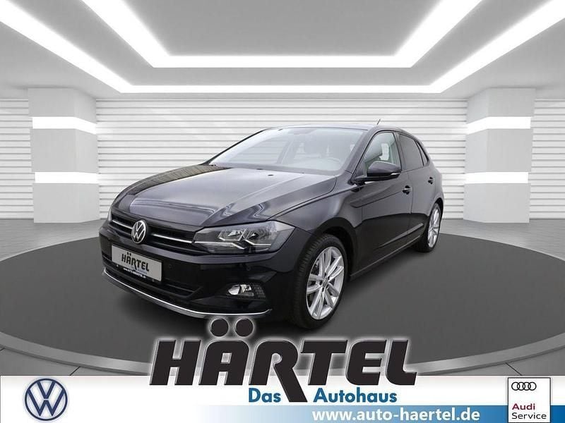 Deep black perleffekt, pearl effect Gebraucht 2021 VW Polo Highline Kleinwagen | 19.100 € (Fairer Preis) - Bild 1/4