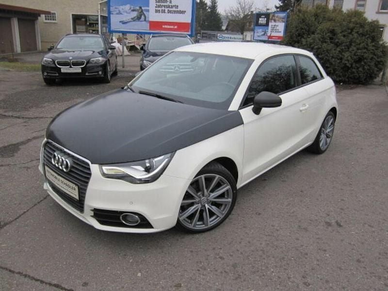 Alpakabeige (metallic) Gebraucht 2010 Audi A1 Ambition Limousine | 8.900 € (Superpreis) - Bild 1/4