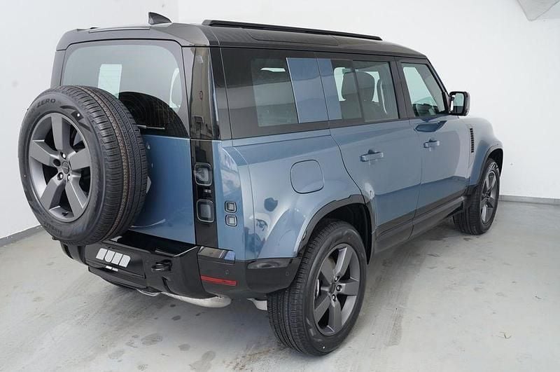 Neu Land Rover Defender HSE Dynamic 349 PS (256 kW) 2026 Blau SUV