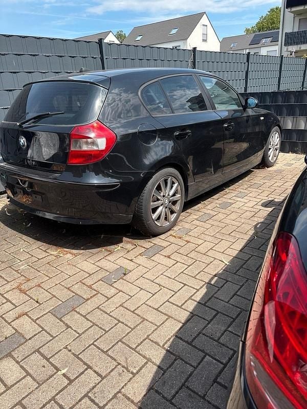 Schwarz Gebraucht 2005 BMW 118 Kleinwagen | 1.290 € (Guter Preis) - Bild 1/2