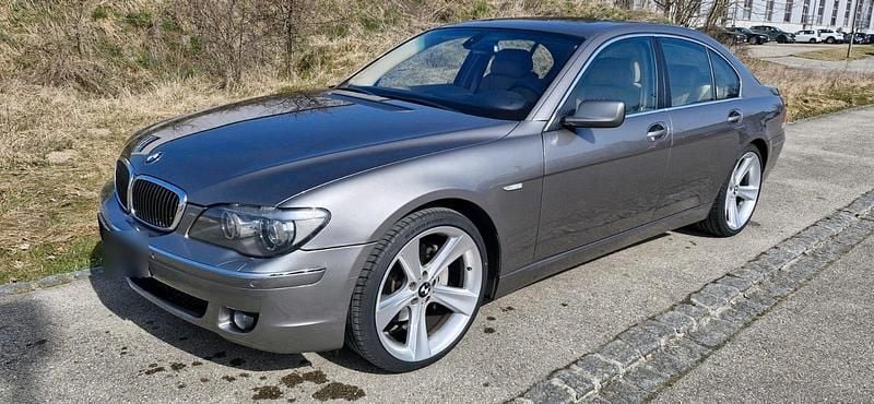 Gebraucht BMW 750 367 PS (269 kW) 2007 Grau Limousine