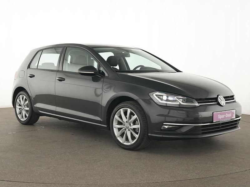 Gebraucht VW Golf VII Highline 150 PS (110 kW) 2019 Uranograu Limousine