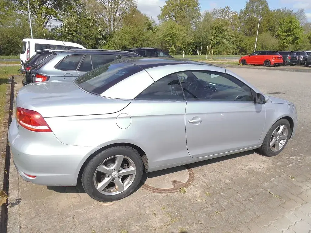 Brugt VW Eos 122 HK (89 kW) 2011 Sølv Cabriolet