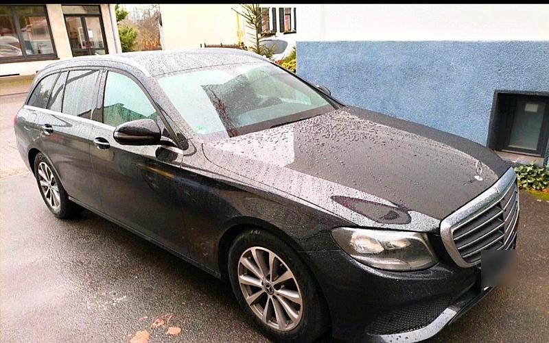 Gebraucht Mercedes E200 170 PS (125 kW) 2019 Schwarz Kombi