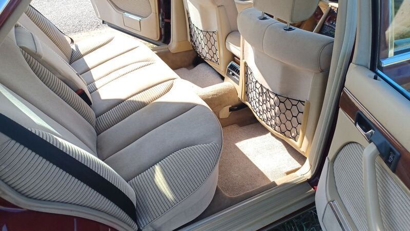 Gebraucht Mercedes 500 245 PS (180 kW) 1986 Rot Limousine